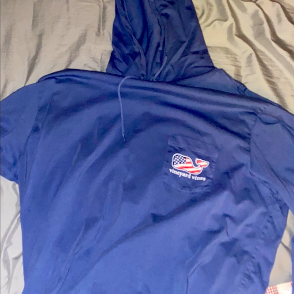 Men’s vineyard vines hooded shirt